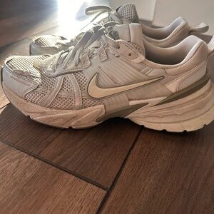 Nike V2k running shoes - Athletic Sneakers
